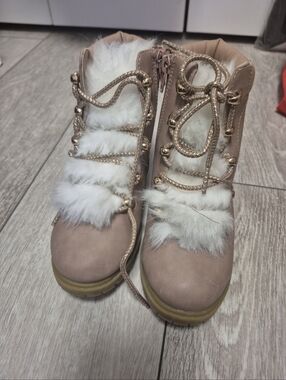 Fashion Fur Combat Boots. faux fur trim & lace-up design with gold metal Hardwar